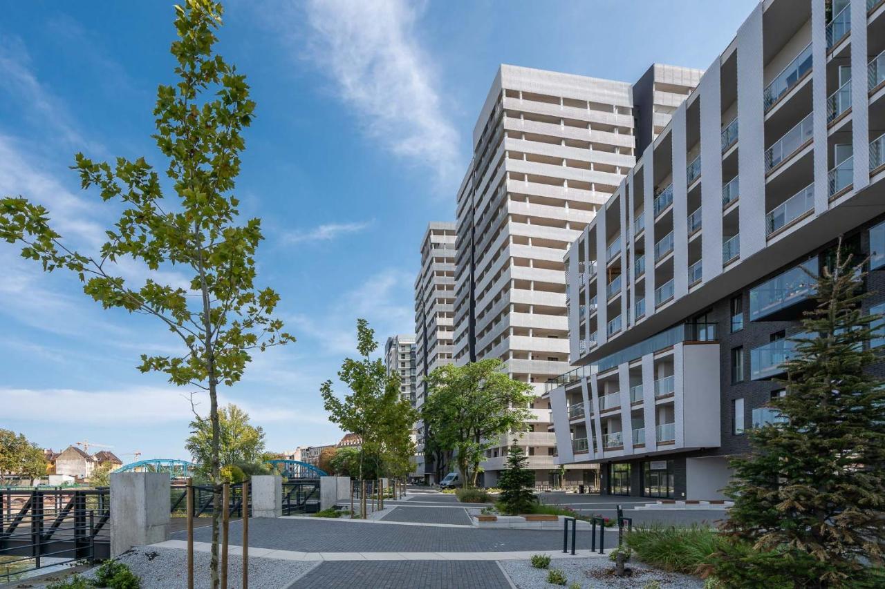 Rentplanet - Apartamenty Atal Tower Breslávia Exterior foto