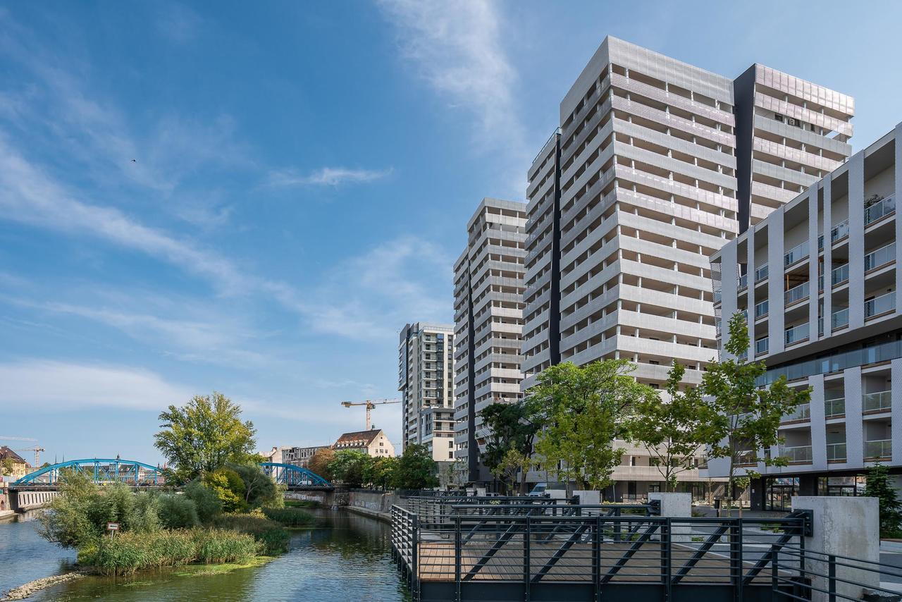 Rentplanet - Apartamenty Atal Tower Breslávia Exterior foto